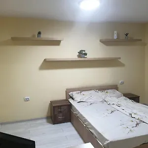 Garsoniera 2 Sergiu Apartament