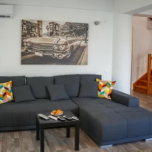 Penthouse With Huge Rooftop & Amazing View Apartament